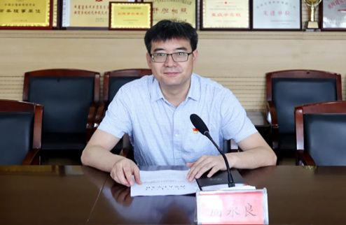黨委委員、副院長(zhǎng)    周永良