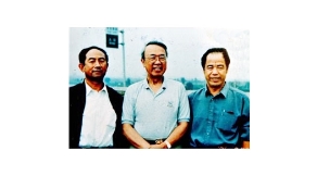 楊金泉、劉俊謙與聯(lián)合國副秘書長的合影